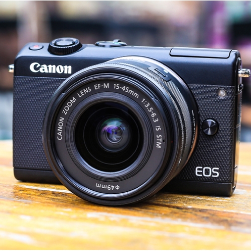 Canon EOS M200